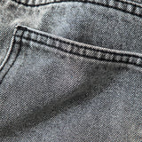 Cornelia | Damskie jeansy z asymetrycznym pasem – nowoczesny krój i miejski styl