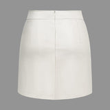 Selene | Nowoczesna Mini Spódnica z Ekoskóry z Boczny Zamek i Asymetrycznym Rozcięciem