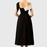 Danuta | Elegancka sukienka midi z asymetrycznym dekoltem