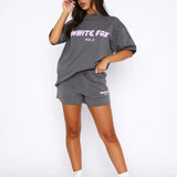 White Fox | Zestaw w luźnym stylu z T-shirtem i szortami