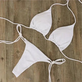 Celunara | Lśniące bikini w złotym odcieniu z eleganckim wykończeniem