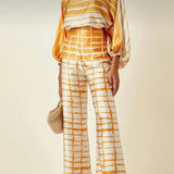 Zarelle | Elegancki Satynowy Komplet z Asymetrycznym Topem i Szerokimi Spodniami