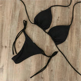 Celunara | Lśniące bikini w złotym odcieniu z eleganckim wykończeniem