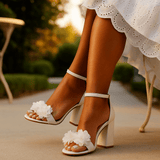 Lioren | Damskie Sandały na Obcasie z Kwiatową Aplikacją