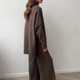 Elina | Klasyczny jednolity zestaw – ponadczasowa elegancja, komfort i uniwersalny styl na co dzień